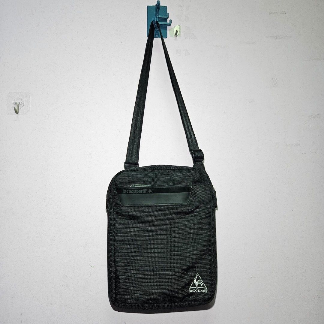 Le Coq Sportif Slingbag Men s Fashion Bags Sling Bags on Carousell