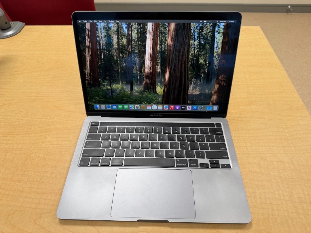 Macbook Pro 13 inch 2020, intel i5, 16GB, 2TB SSD, Computers