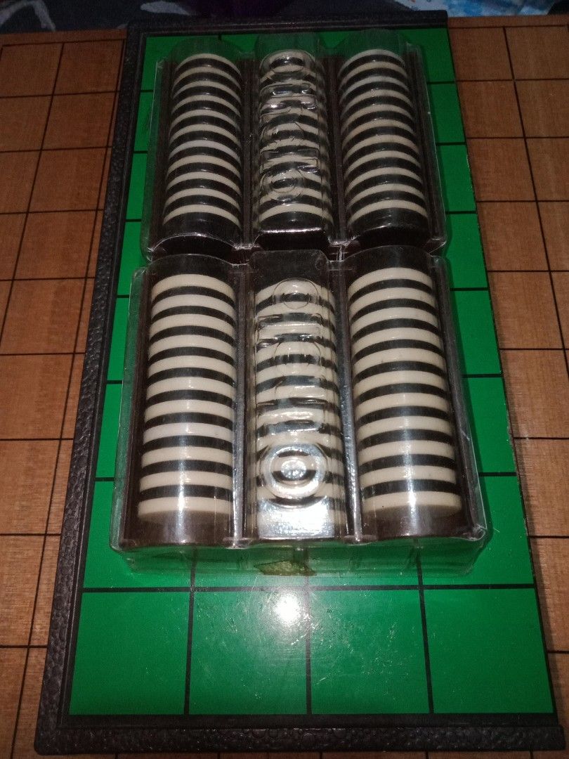 Magnetic Othello Game Board and Chips *** (Category: Board Games & Puzzles) located in San Marcelino. Submitted by tatac1vs (Listing ID 1333098964, Image 1). Description: .