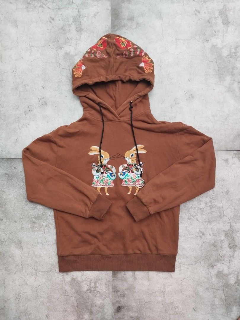 Memory brown (Category: Coats, Jackets and Outerwear) located in Cavite. Submitted by martjohn (Listing ID 1333013986, Image 1). Description: Memory brown Size : Width : 19.5 Length : 22 Check details : 9/10.