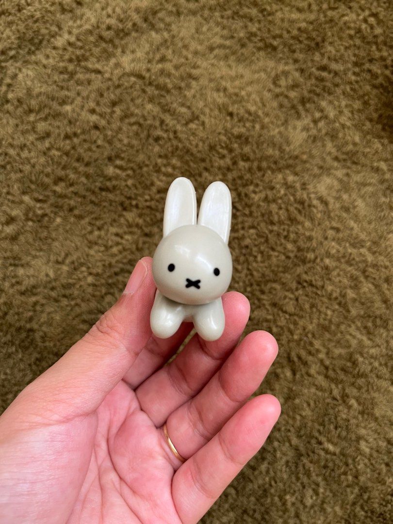 Miffy figure (Category: Designer & Blind Box Toys) located in Bulacan. Submitted by nyawnyaww (Listing ID 1332975178, Image 2). Description: .