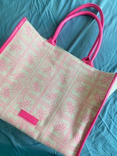 (Category: ) located in . Submitted by relovedthepreloved (Listing ID 1333055482, Image 1). Description: .