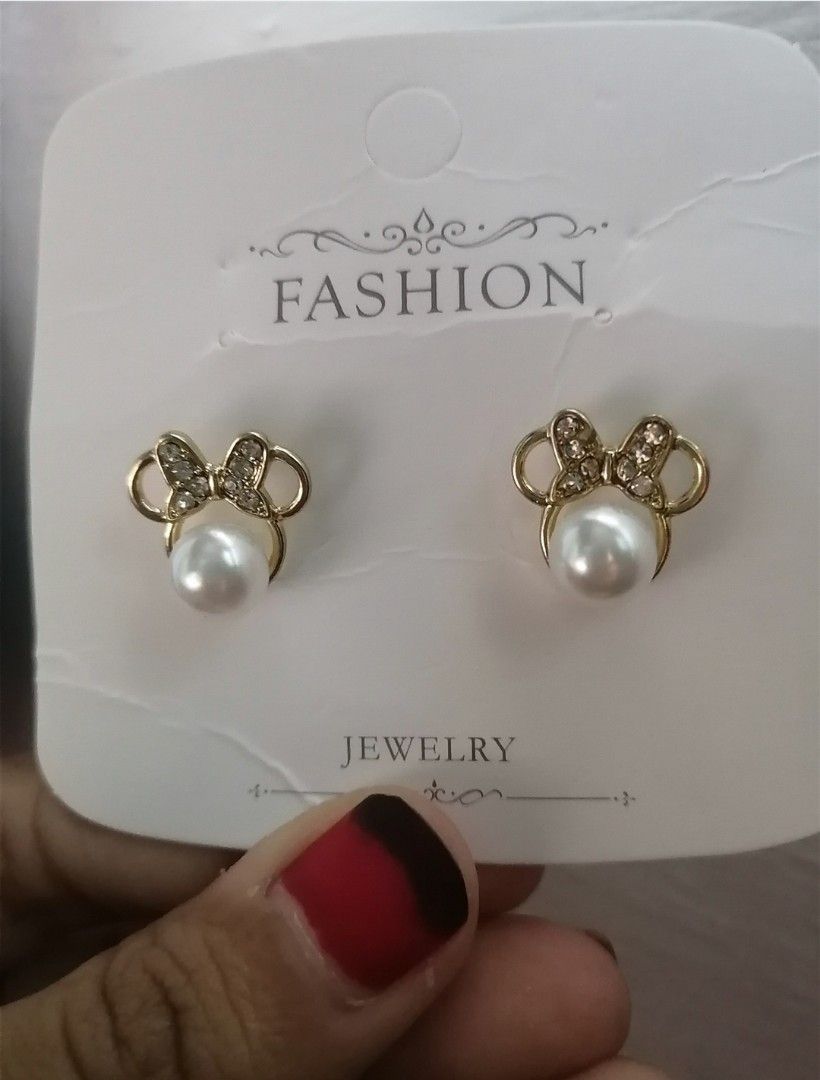 Minnie mouse pearl earrings online