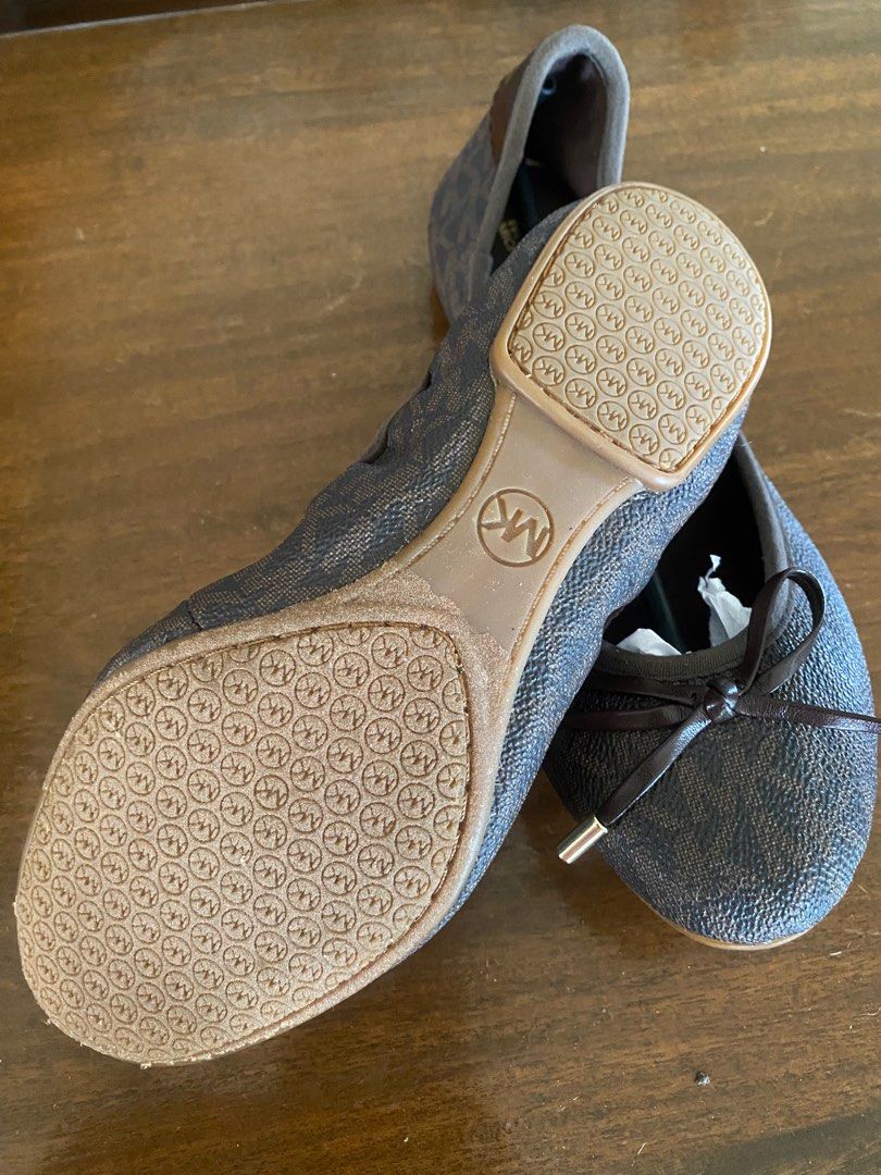 MK flat shoes (Category: Flats & Sandals) located in Tanjay. Submitted by frb79 (Listing ID 1332966730, Image 3). Description: Authentic MK flat shoes Brandnew Size 7 Bought in US Without box.