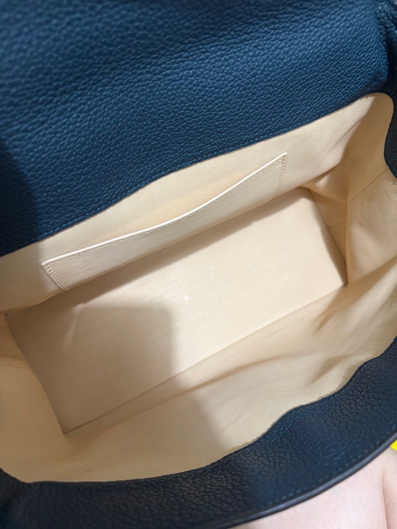 Moynat Paris Gaby Bag MM in Peacock colour, 名牌, 手袋及銀包 Carousell