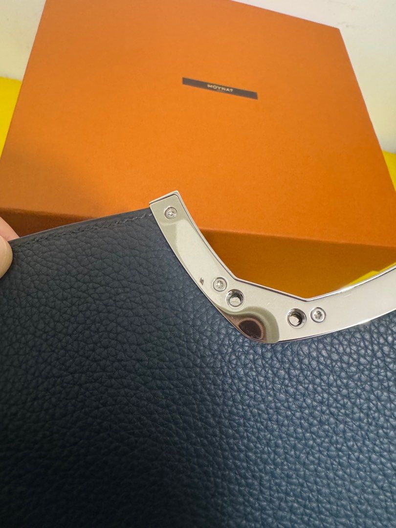 Moynat Paris Gaby Bag MM in Peacock colour, 名牌, 手袋及銀包 Carousell