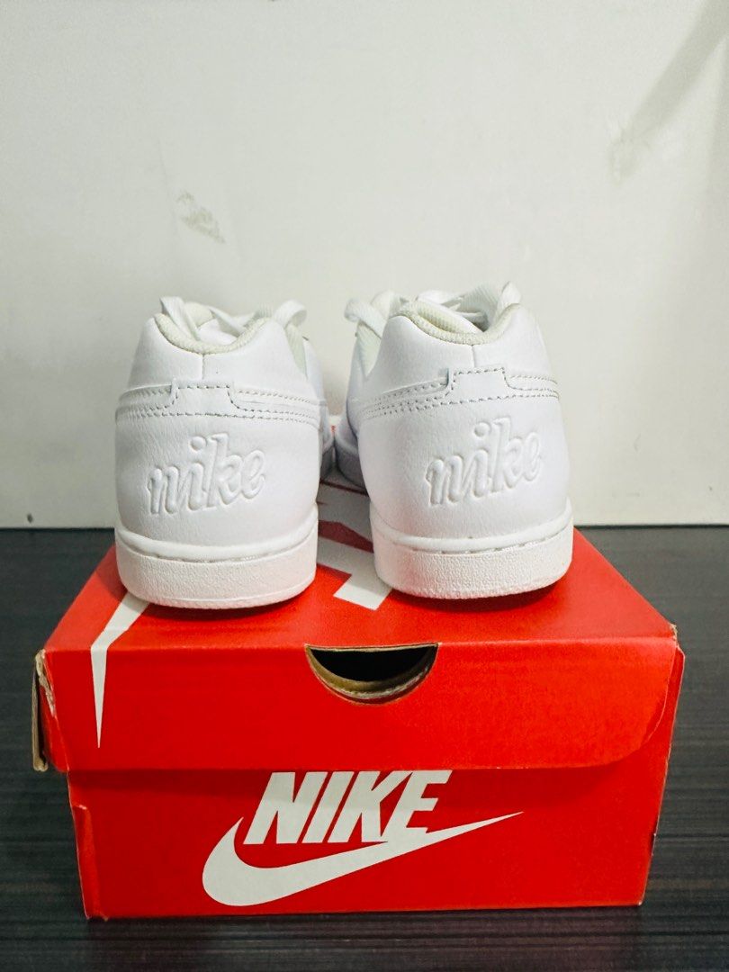 NIKE EBERNON LOW 8.5 US NEW NEVER BEEN USED (Category: Sneakers) located in San Juan City. Submitted by Khalidmgdla08 (Listing ID 1333046426, Image 1). Description: NIKE EBERNON LOW -BOUGHT FROM US -8.5 Men US -NEVER BEEN USED -BOUGHT AS NEW.