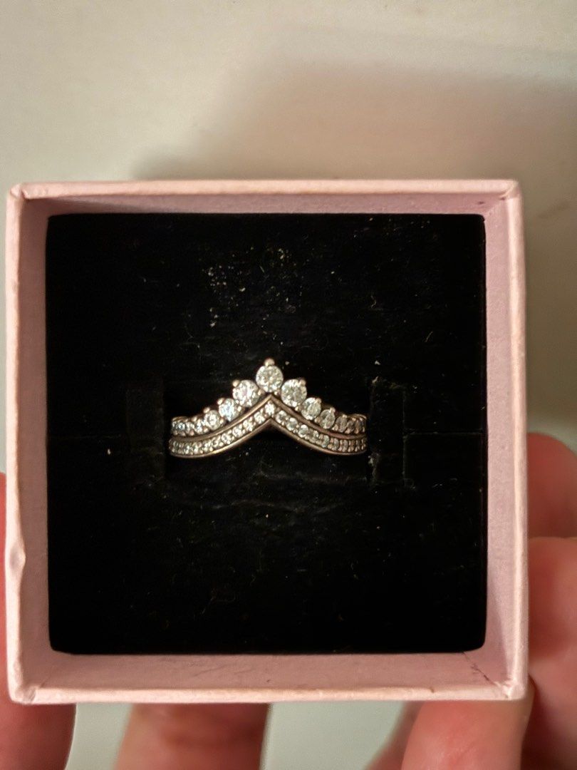pandora wishbone princess ring, Women's Fashion, Jewelry