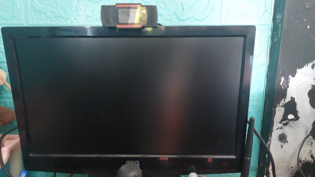 PC set (Category: Desktops) located in Quezon City. Submitted by mazianne_online (Listing ID 1332996078, Image 2). Description: for sale set PC inclusion: 14" AOC monitor RGB keyboard logitec mouse webcam 1080p 220v AVR Canon printer CPU 2 pcs 320 GB HHD 4GB RAM all cables included kayo na magpa reformat RFS: wala ng gumagamit graduate na anak ko.