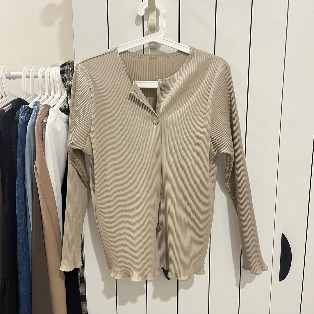 Pleated Buttoned Blouse main image 1