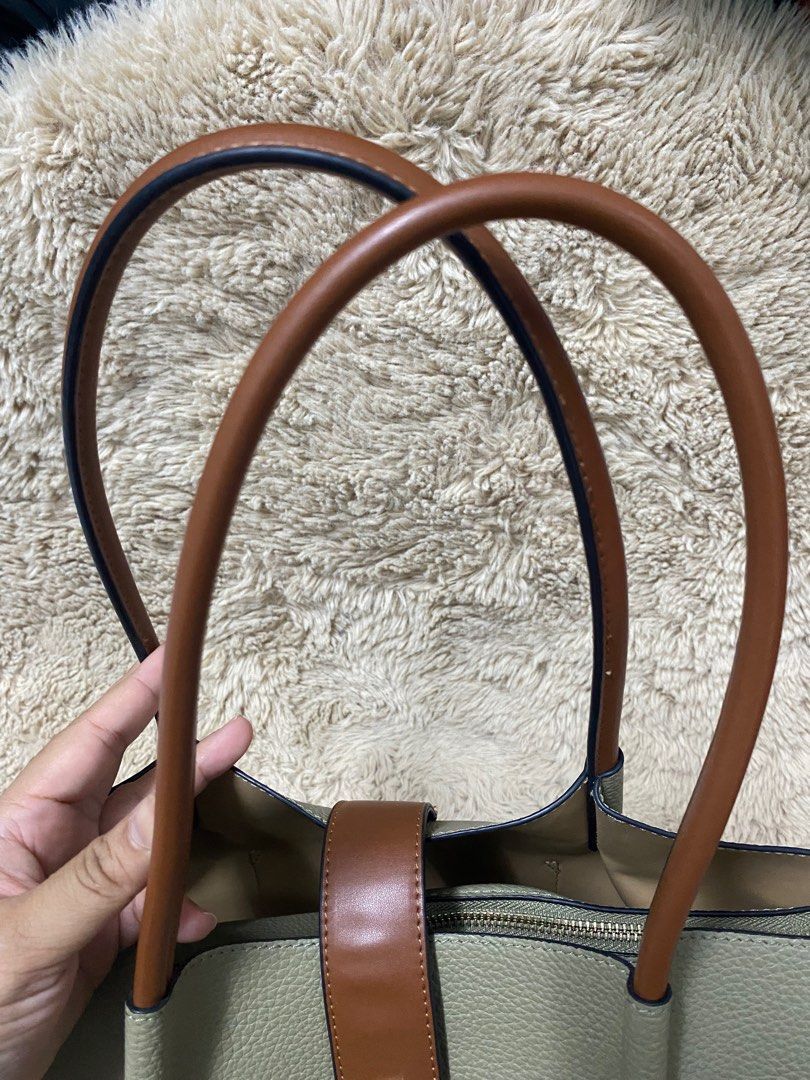 Polo (Category: Tote Bags) located in Kuala Lumpur. Submitted by pearl_corner (Listing ID 1333044539, Image 3). Description: Polo 2 in 1 Handbag Bought at RM129 .