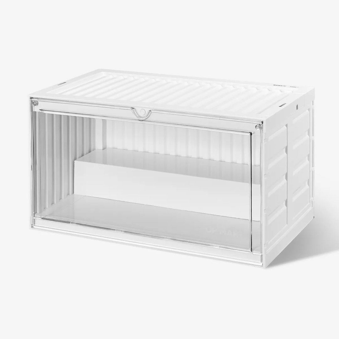 Popmart Molly Luminous Display Container (Category: Shelves, Cabinets & Racks) located in Caloocan City. Submitted by n0thingshere (Listing ID 1333001507, Image 2). Description: Baby Molly When I Was Three! Series-Luminous Display Container * This is a well used display container by the previous container so expect scratches and dents. * Lights are working. * Stickers not included. * Power cord NOT included. Kindly send a message to get actual ph