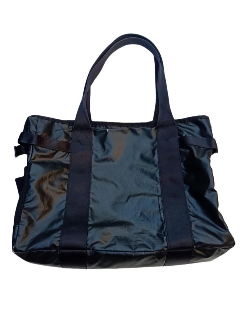Porter Tote Shoulder Bag (Category: Luxury Accessories) located in Los Banos. Submitted by handpickedbargains (Listing ID 1333067308, Image 2). Description: Porter Tote/Shoulder Bag(Black) Made in Japan Height 12 Width 16.8 DM For Faster Transaction .