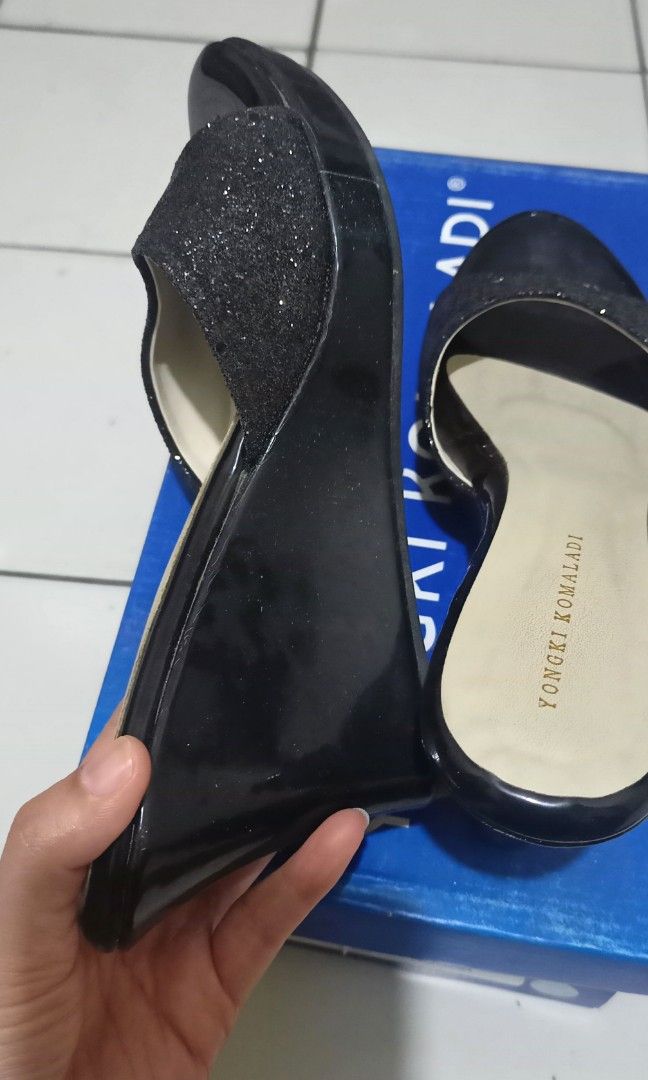 Prelove Sandal wedges Yongki Komaladi Fesyen Wanita Sepatu di Carousell