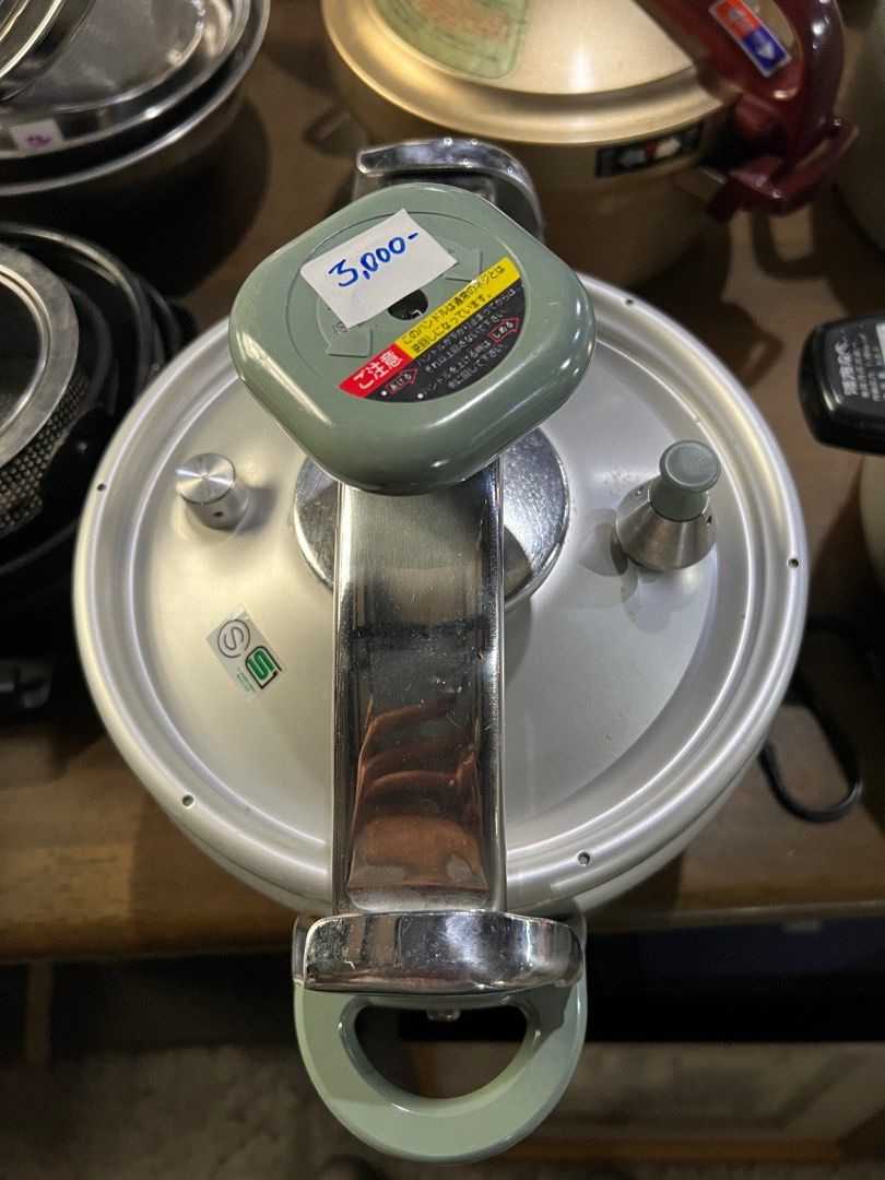 Pressure Cooker- Japan (Category: Cookware & Accessories) located in Manila. Submitted by tjsells.101 (Listing ID 1333051159, Image 3). Description: .