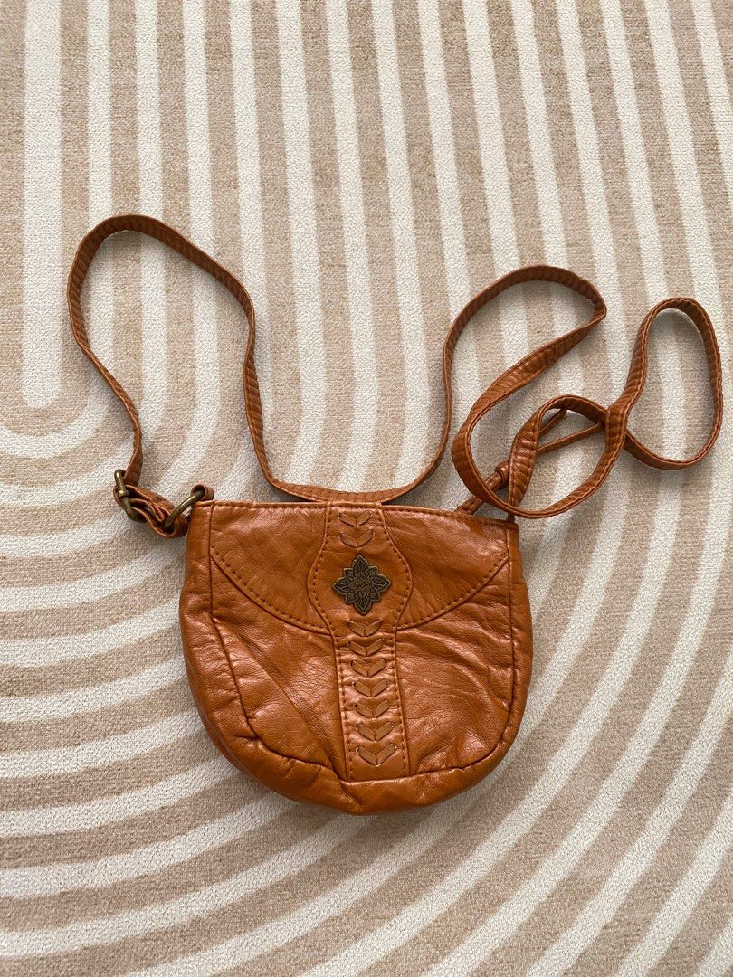 Ripcurl SlingBag Women s Fashion Bags Wallets Cross body Bags on Carousell