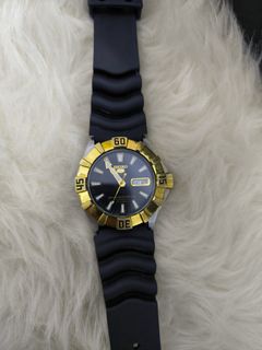 (Category: ) located in . Submitted by vprtimepieces (Listing ID 1333116702, Image 1). Description: .