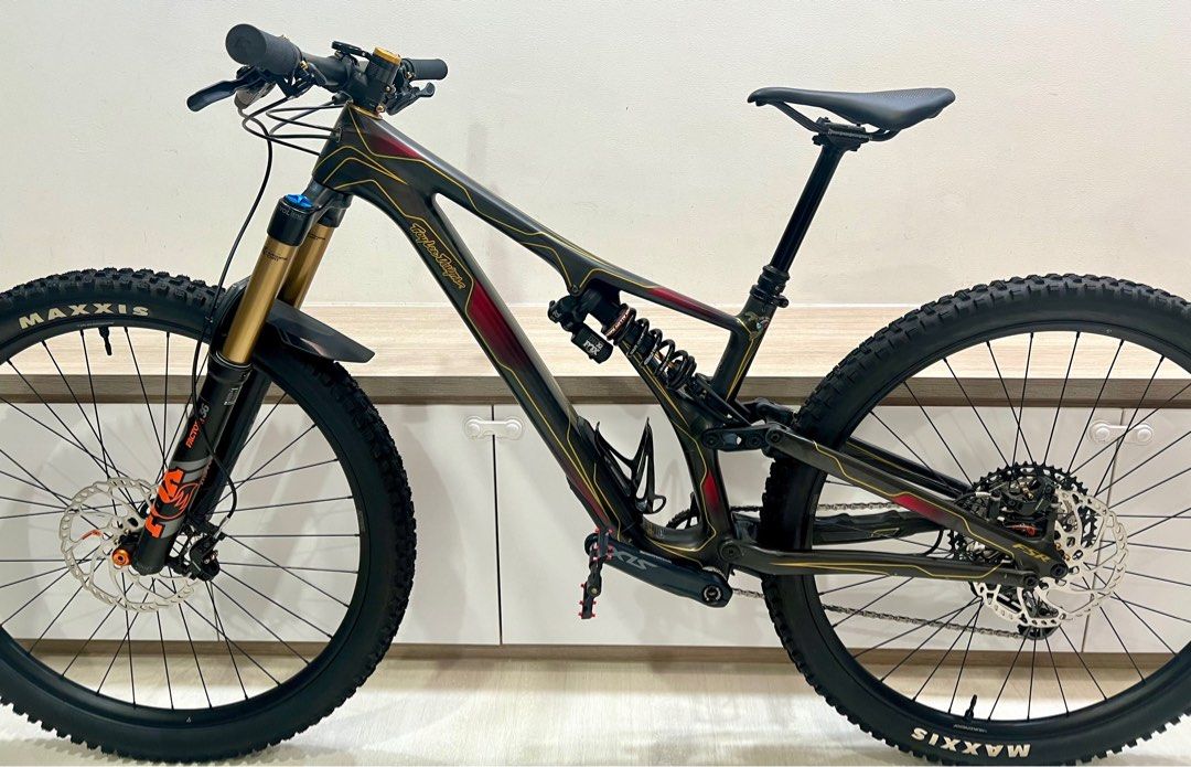 Specialized Troy Lee Designs Stumpjumper Evo 29 s2 Mountain Bike Sports Equipment Bicycles Parts Bicycles on Carousell