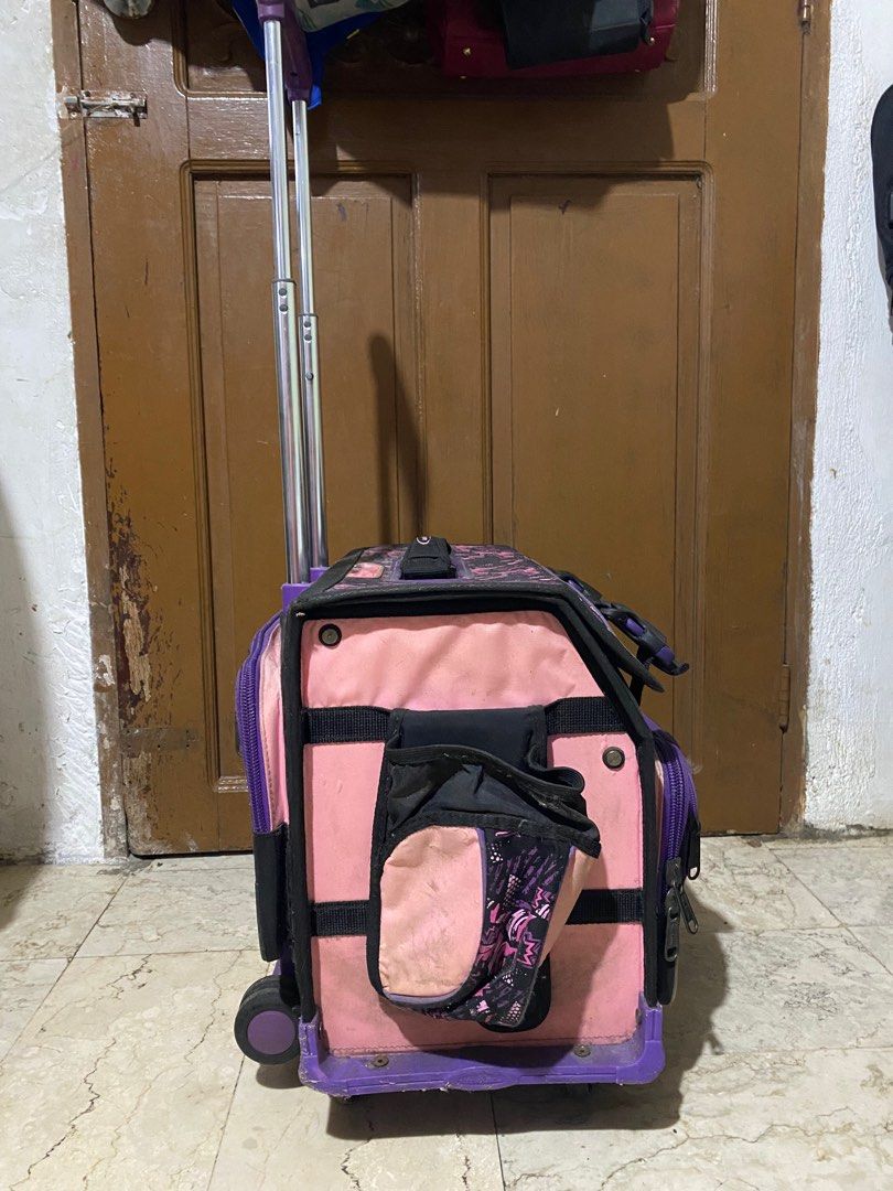 Trolly hawk bag (Category: Strollers) located in Taguig. Submitted by rean_christelle (Listing ID 1333128358, Image 3). Description: Need lang ng laba .