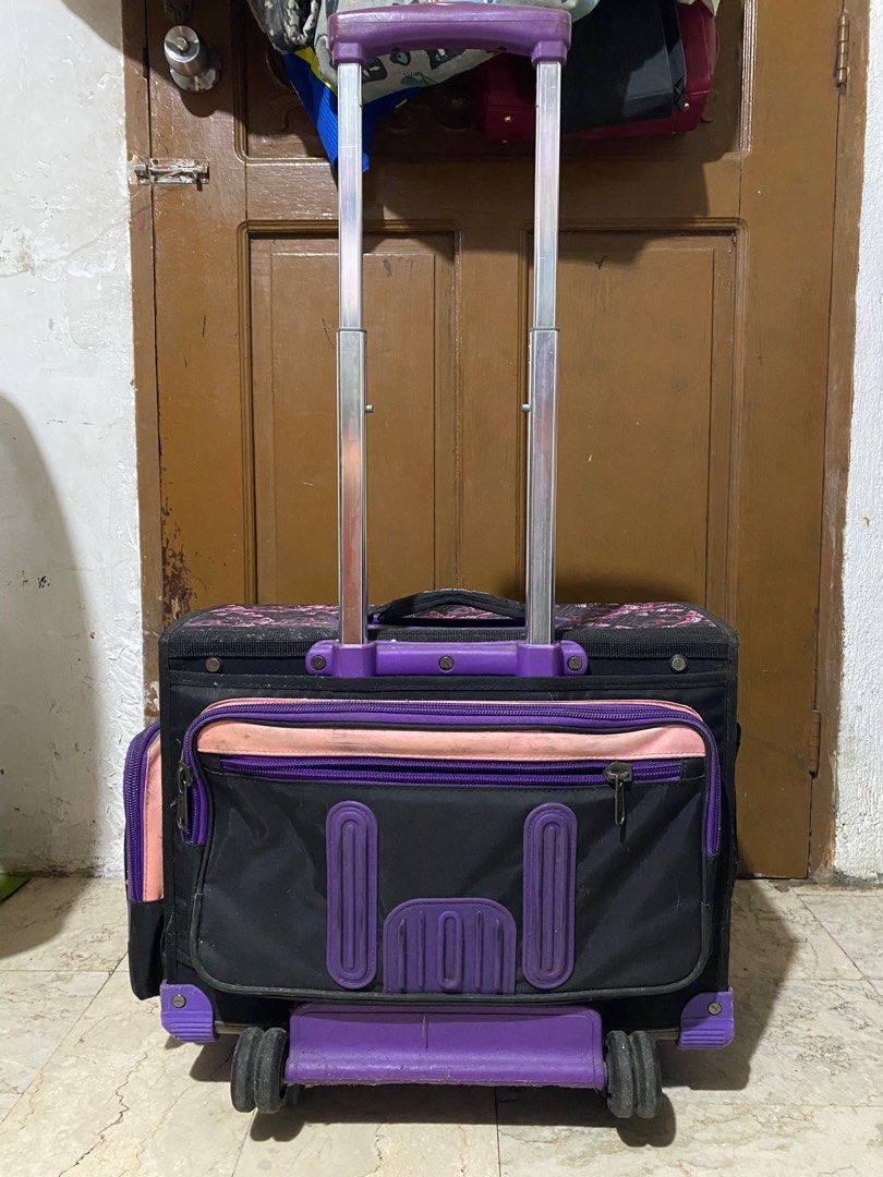 Trolly hawk bag (Category: Strollers) located in Taguig. Submitted by rean_christelle (Listing ID 1333128358, Image 2). Description: Need lang ng laba .