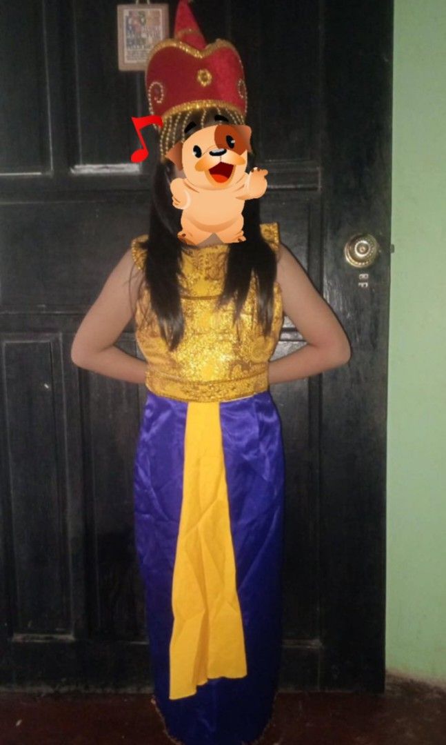 United nation costume (Category: Babies & Kids Fashion) located in Caloocan City. Submitted by PrettyPrincess10 (Listing ID 1333001879, Image 1). Description: united nation costume Thailand girl with headress rfs : d na kasya sa anak ko.