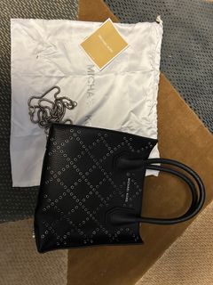 (Category: ) located in . Submitted by preloved_coll (Listing ID 1333076137, Image 1). Description: .