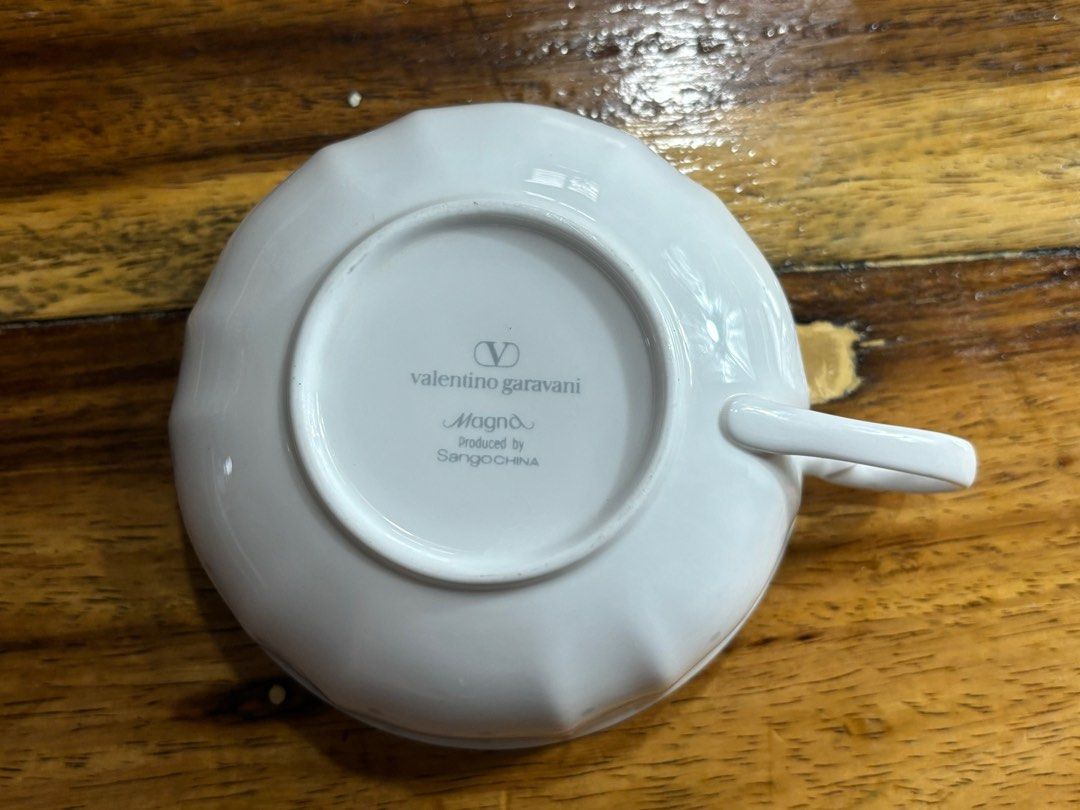 Valentino Garavani Cup (wide) (Category: Coffee & Tea Tableware) located in Leyte. Submitted by lovesikwate (Listing ID 1333066281, Image 3). Description: .