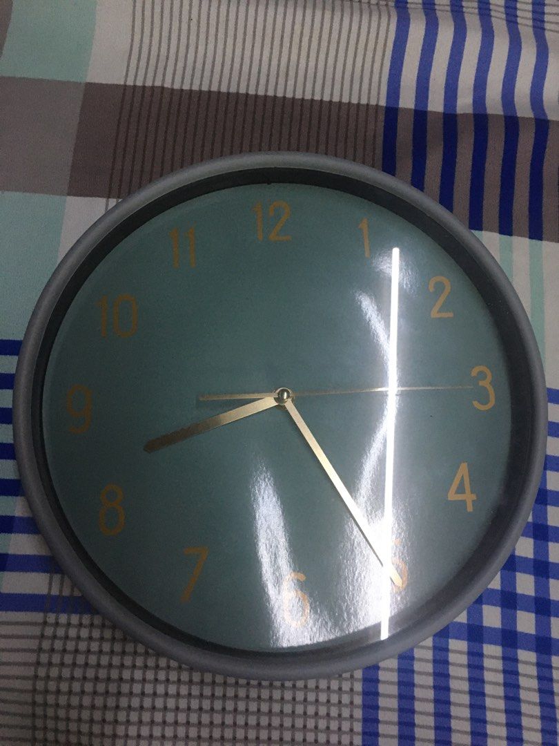 Wall clock (Category: Wall Decor) located in Cainta. Submitted by iubelle (Listing ID 1333059762, Image 1). Description: .