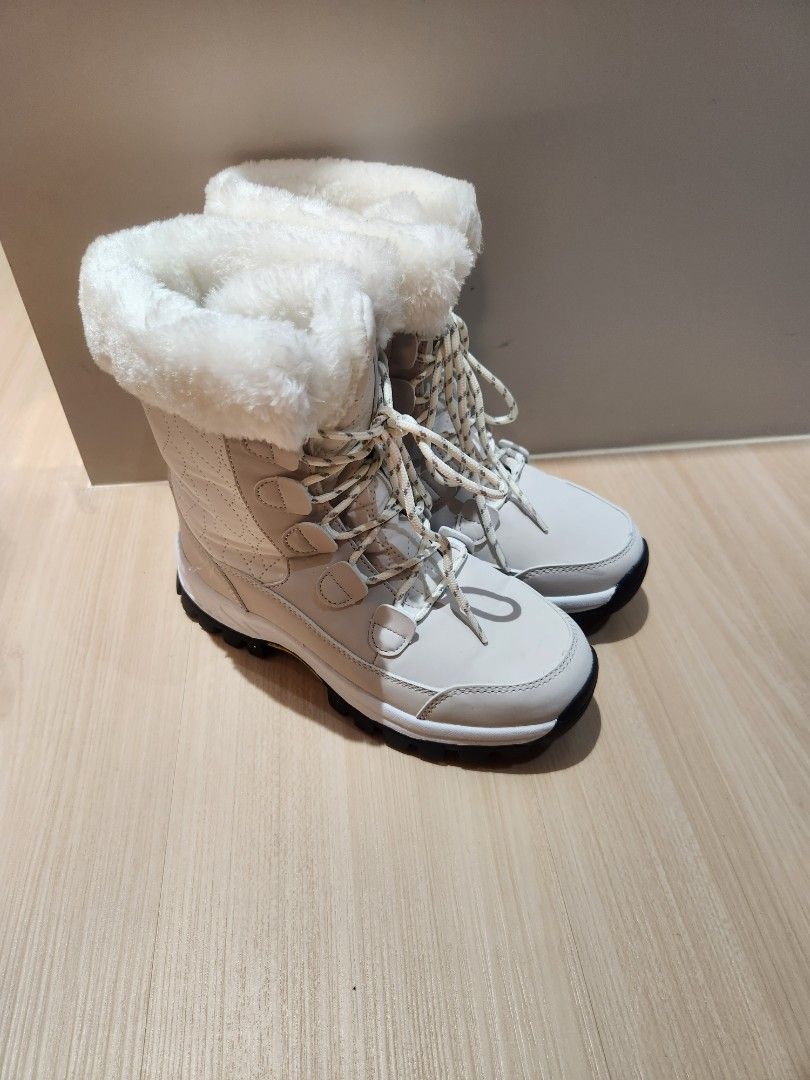 Very white boots top