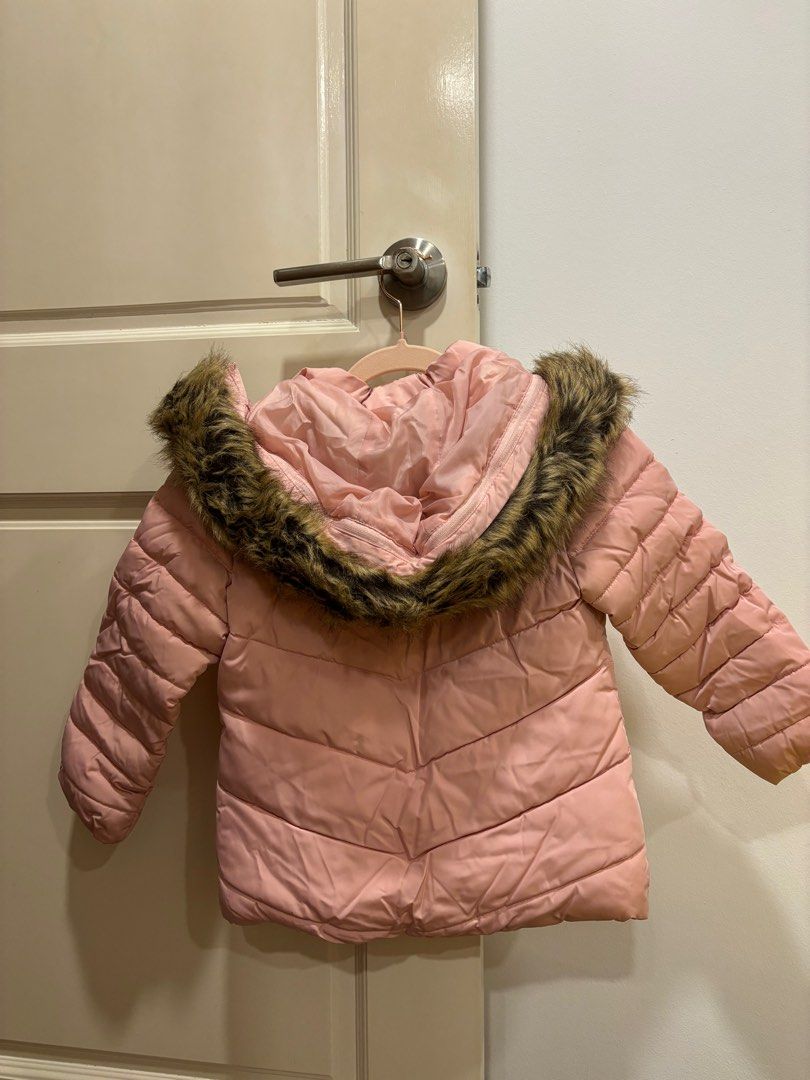 Winter Jacket (Category: Coats, Jackets and Outerwear) located in Singapore. Submitted by joa9292 (Listing ID 1333086607, Image 2). Description: Sweet pink Zara girl’s winter jacket. Suitable for temp between 15-5 degrees. Condition 8 out of 10. Self collection at north-east area. .