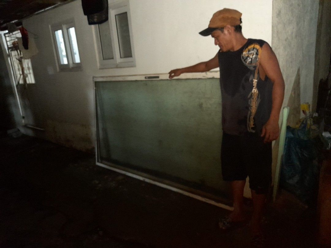 2 aluminum glass doors (Category: Other Home Furniture) located in Quezon City. Submitted by verybountiful (Listing ID 1333191419, Image 2). Description: Price for the two. Pick up in Philcoa, Quezon City. Buyer arranges transport and crew to carry. We have no helpers. MOP RCBC, Landbank or gcash. No long reservations, please..