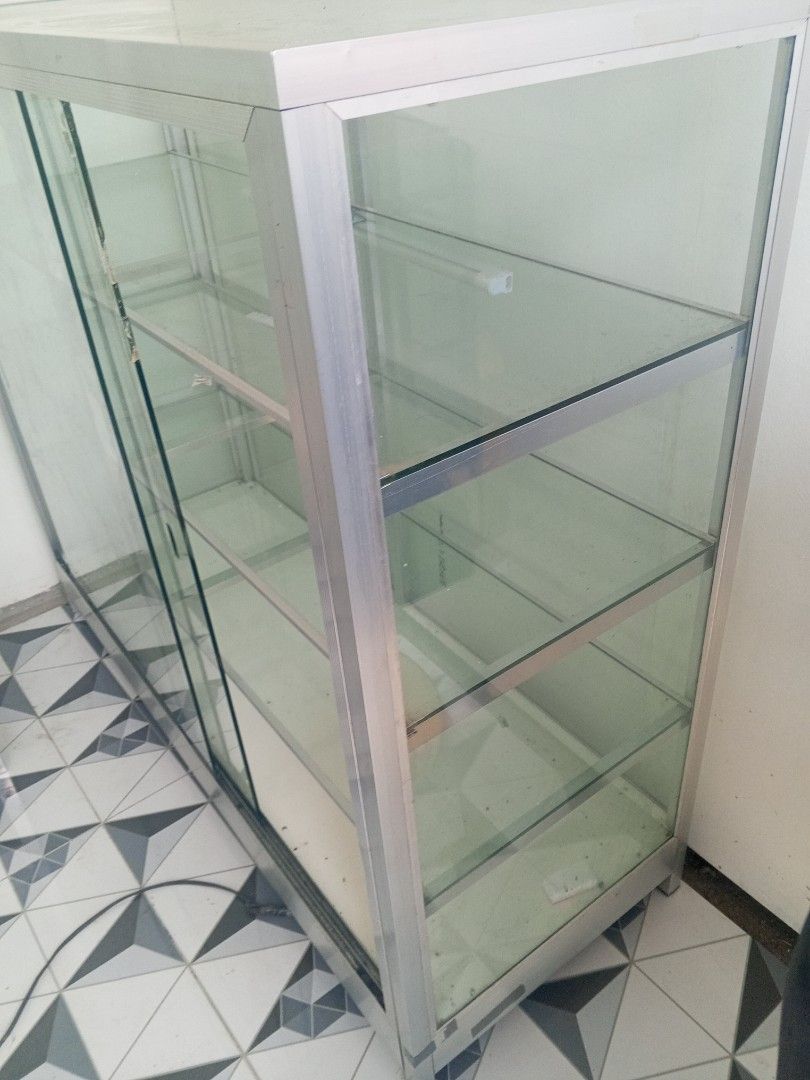 4feet Glass Stante 4 Layer (Category: Office Furniture & Fixtures) located in Rodriguez. Submitted by amara0914 (Listing ID 1333329916, Image 2). Description: For Sale 2nd Hand No Hidden Issues 4feet Glass Stante 4 Layer 4feet length or haba 42 inches height or taas 18 inches width or lapad.