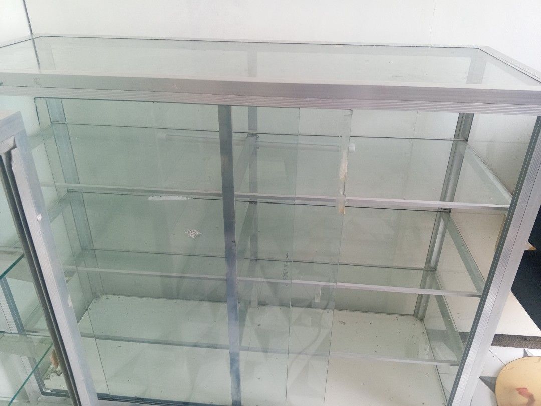 4feet Glass Stante 4 Layer (Category: Office Furniture & Fixtures) located in Rodriguez. Submitted by amara0914 (Listing ID 1333329916, Image 1). Description: For Sale 2nd Hand No Hidden Issues 4feet Glass Stante 4 Layer 4feet length or haba 42 inches height or taas 18 inches width or lapad.