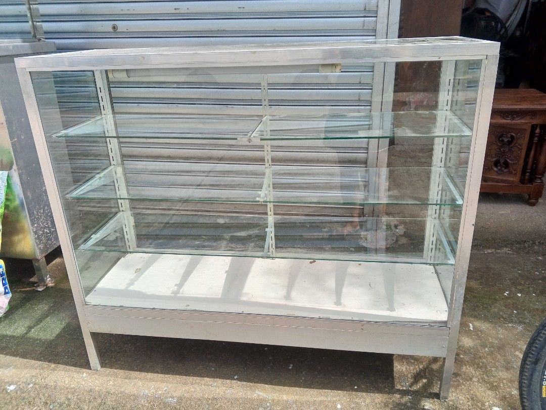 5feet Glass Stante 4 Layer (Category: Office Furniture & Fixtures) located in Rodriguez. Submitted by amara0914 (Listing ID 1333329782, Image 1). Description: For Sale 2nd Hand Good As New 5feet Glass Stante 4 Layer 5feet Length or Haba 39 inches height or taas 16 inches lapad or width.