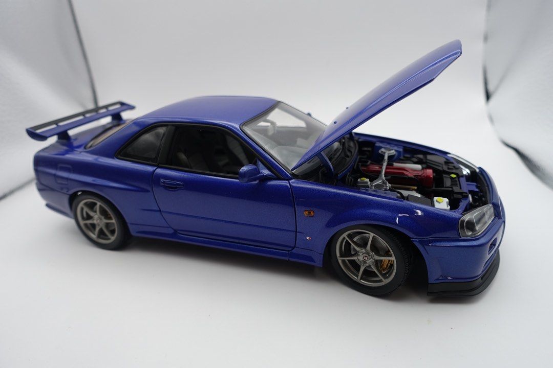 京商 1⁄18 NISSAN SKYLINE GT-R (R32) CALSONIC 限定品｜Yahoo!フリマ