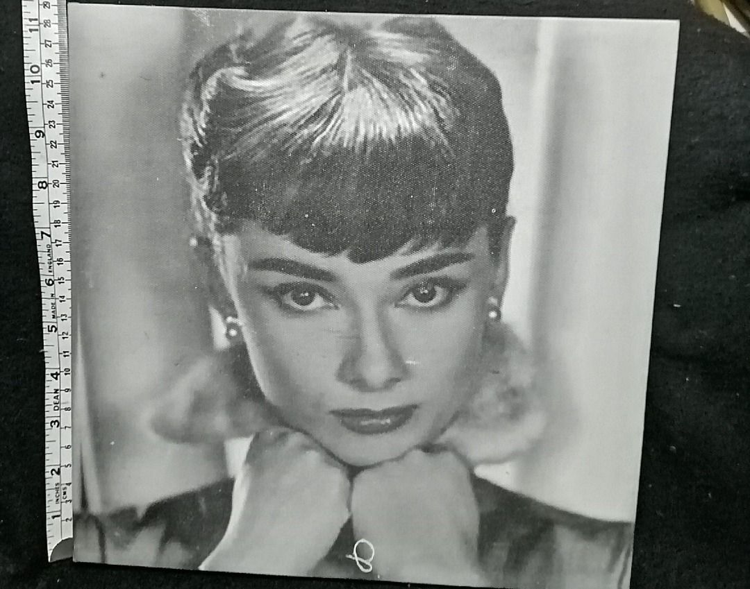Audrey Hepburn Collection (Category: Storybooks) located in Los Banos. Submitted by princessbotique (Listing ID 1333297283, Image 2). Description: Audrey Hepburn Collection Print on Canvass 11 inches Preloved As is Only Php 500 set of 3 First come First Serve Please add shipping fee From Los Banos Laguna Meetups per arrangement MOP GCash first to pay basis No reservations No COD No checkout Pm if interested Please Like and Follow.