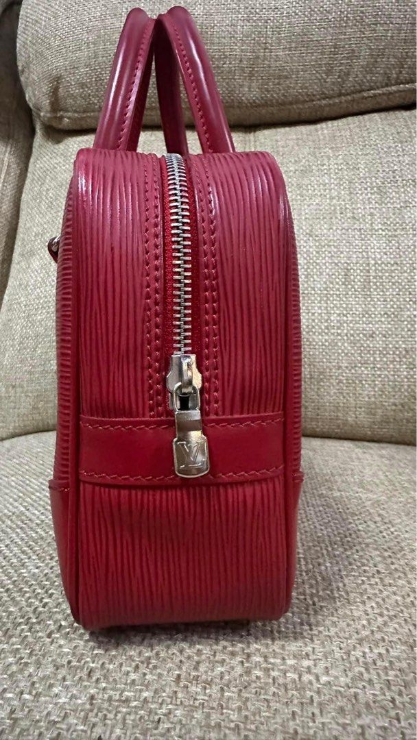 Authentic Louis Vuitton (Category: Luxury Bags & Wallets) located in Manila. Submitted by chloe_luxuries (Listing ID 1333217816, Image 2). Description: Guaranteed original Louis Vuitton Vivienne Epi long handbag Small size close to med. Very good condition Comes with dustbag Pm for more details .