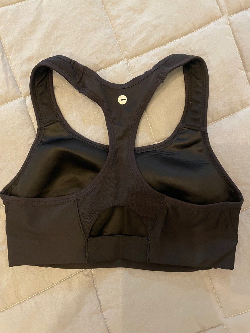 Branded Sports Bra (Category: Activewear) located in San Fernando. Submitted by jhedejesus12 (Listing ID 1333312055, Image 2). Description: Branded Sports Bra Size: XS 150 each 650 for take all 1- Lululemon 2- Avia 3- Asic 4- Avia 5- workout 6- Everlast.