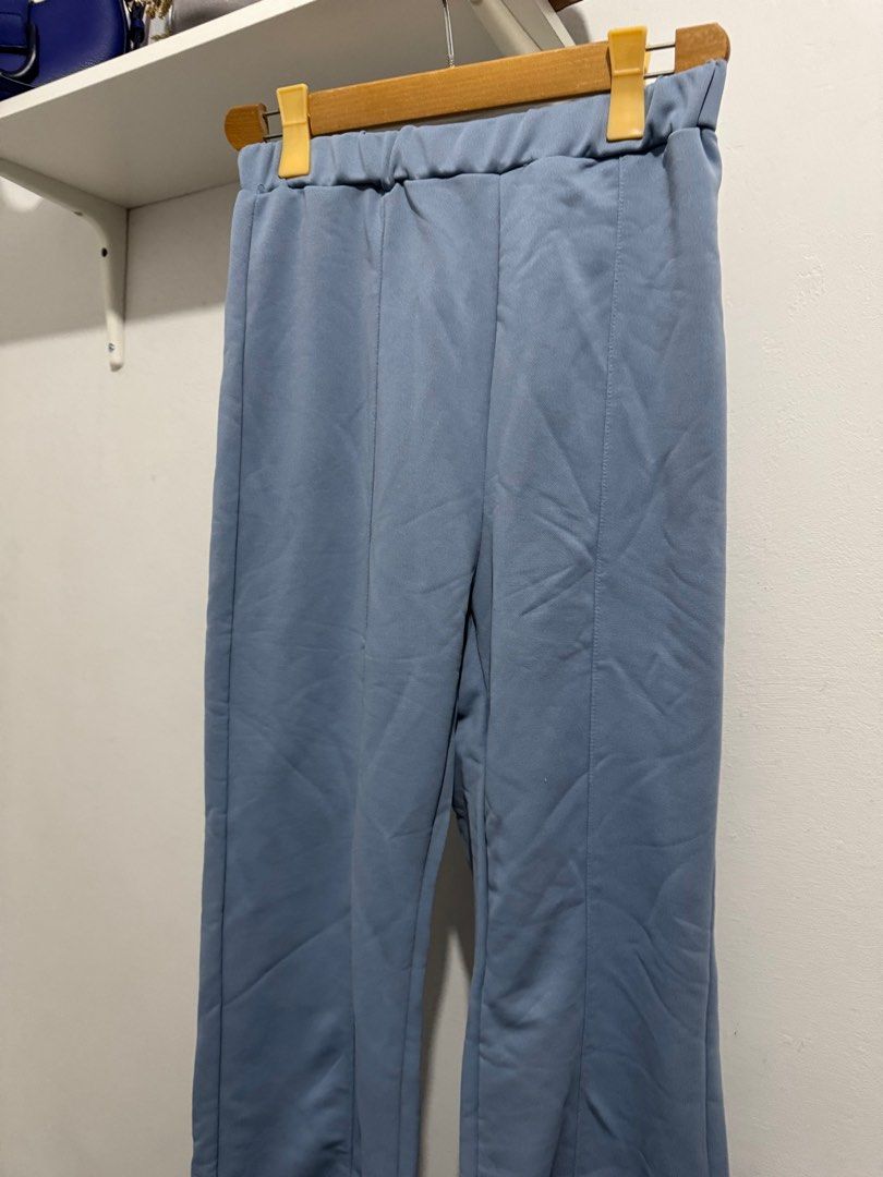Brandnew Shein straight pants (Category: Other Bottoms) located in Taytay. Submitted by prettybasic.clo (Listing ID 1333278144, Image 2). Description: Size M on tag Waist: 26-32in Length: 41in.
