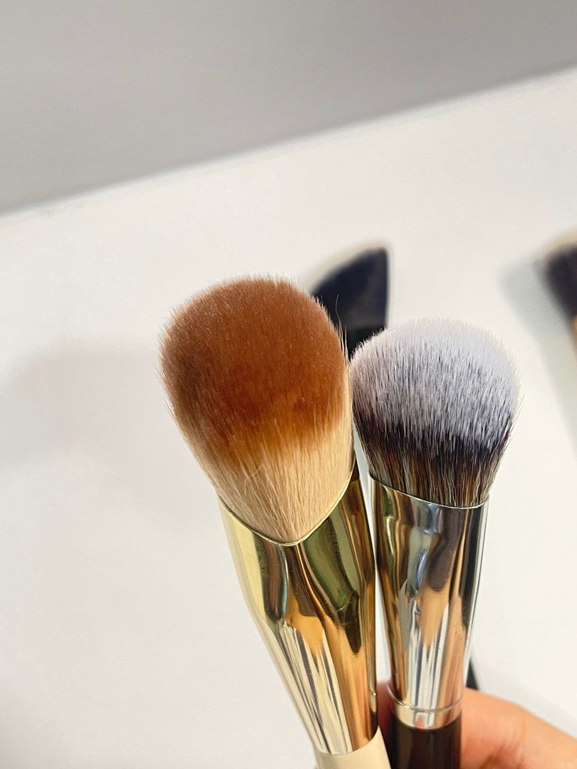 Bundle Makeup face brushes (Category: Makeup) located in Las Pinas. Submitted by trishdeclutters (Listing ID 1333176204, Image 2). Description: Rfs not using them anymore All in pretty good condition Take all face makeup brushes.