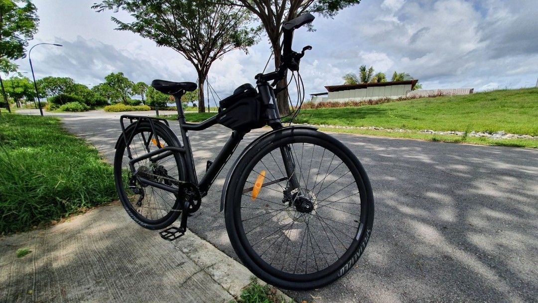 Cannondale Contro 3 Lefty hybrid bicycle