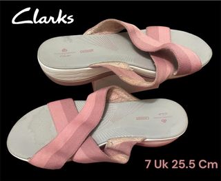 Clarks 219 sandals top