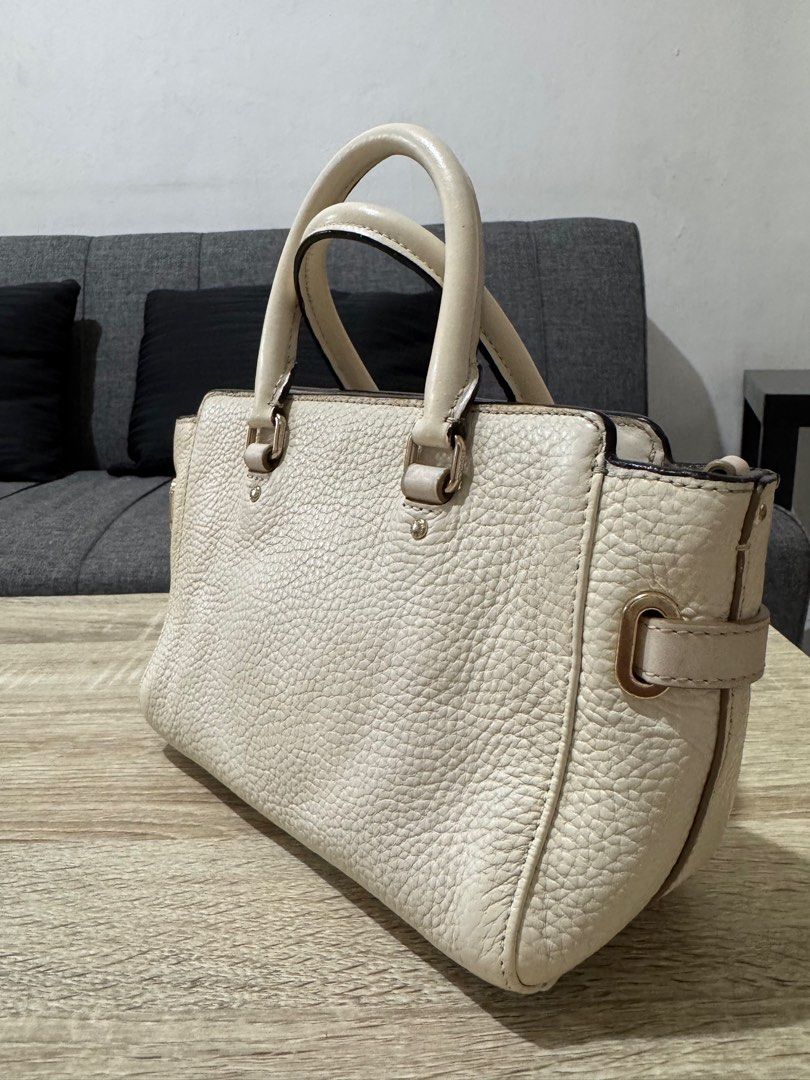 Coach Swagger BW broken white Barang Mewah Tas Dompet di Carousell