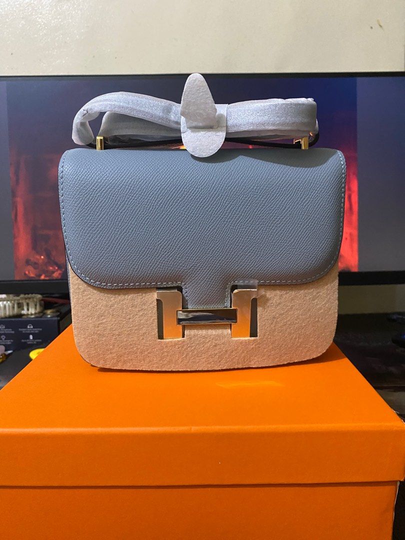 Constance 18 (Category: Shoulder Bags) located in Makati City. Submitted by secondlyf (Listing ID 1333294708, Image 1). Description: H Constance size 18 Genuine swift leather Powder blue - gold hardware Brandnew No logo Hand stitched Looks so nice and classy.