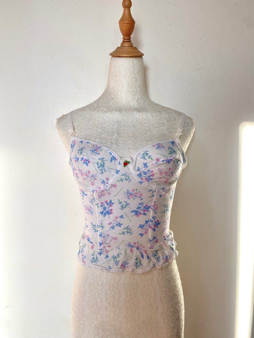 coquette floral corset (Category: Sleeveless) located in Quezon City. Submitted by emptygrounds (Listing ID 1333207749, Image 1). Description: ✨ fits 34A / 32B.