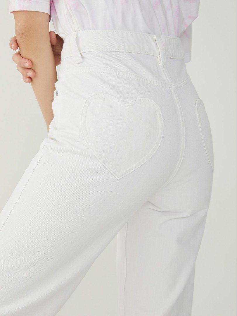 Cream White Jeans with Heart Pocket (Category: Jeans) located in Paranaque City. Submitted by shopmnp (Listing ID 1333226204, Image 3). Description: Super cute jeans with heart shaped back pockets Size: 25 on label Length: 39.5 in Worn twice only.