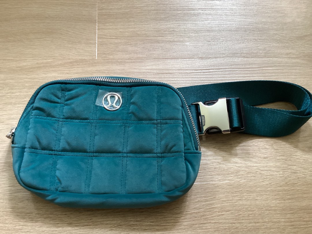 Carousell Guess Quilted Belt Bag BNWT Guess Gabrielle Mini Vintage