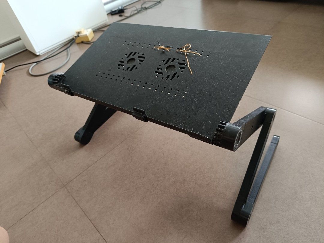 Foldable extendable table (Category: Tables & Sets) located in Singapore. Submitted by gyminsideout (Listing ID 1333319998, Image 1). Description: 42 cm Length 25.5 Breath 3-47 Height, extendable No side stand, I didn't find it practical.