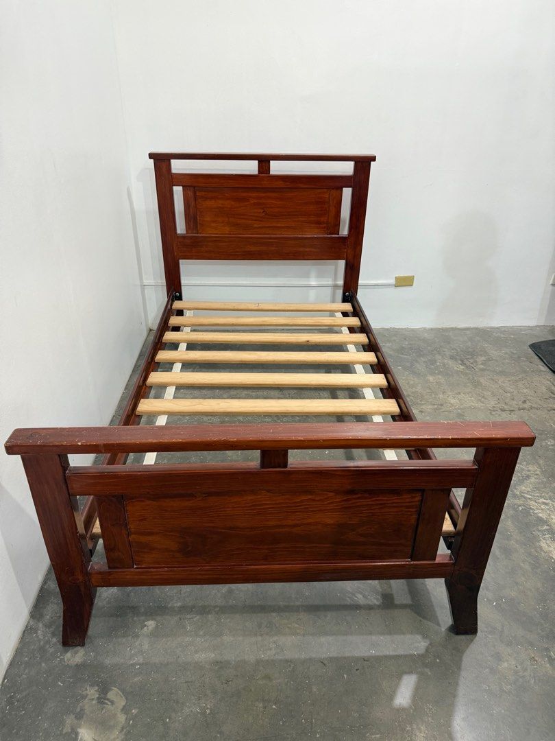Forty winks bed frame (Category: Bed Frames & Mattresses) located in Manila. Submitted by declutteringitems2024 (Listing ID 1333259086, Image 3). Description: Pm only if you are going to buy / no time for chitchat.