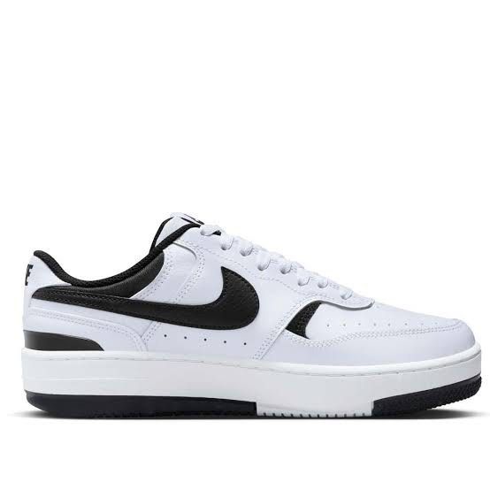 NIKE Gamma Force Black/White (Category: Sneakers) located in Manila. Submitted by de.clutterthings (Listing ID 1333300642, Image 1). Description: 100% Authentic Size 6.5 - Bought it in HK - Used for workouts - No flaws or damage.